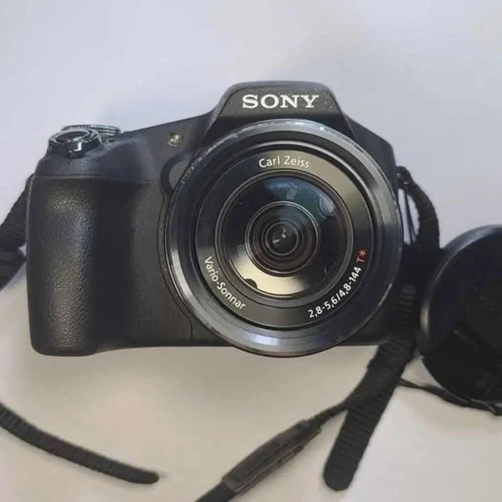 Sony Cyber-shot DSC-HX100V Digital Camera